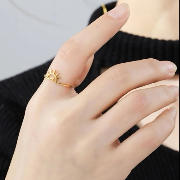 Sun and Ocean Wave Ring - Picture 5 of 5